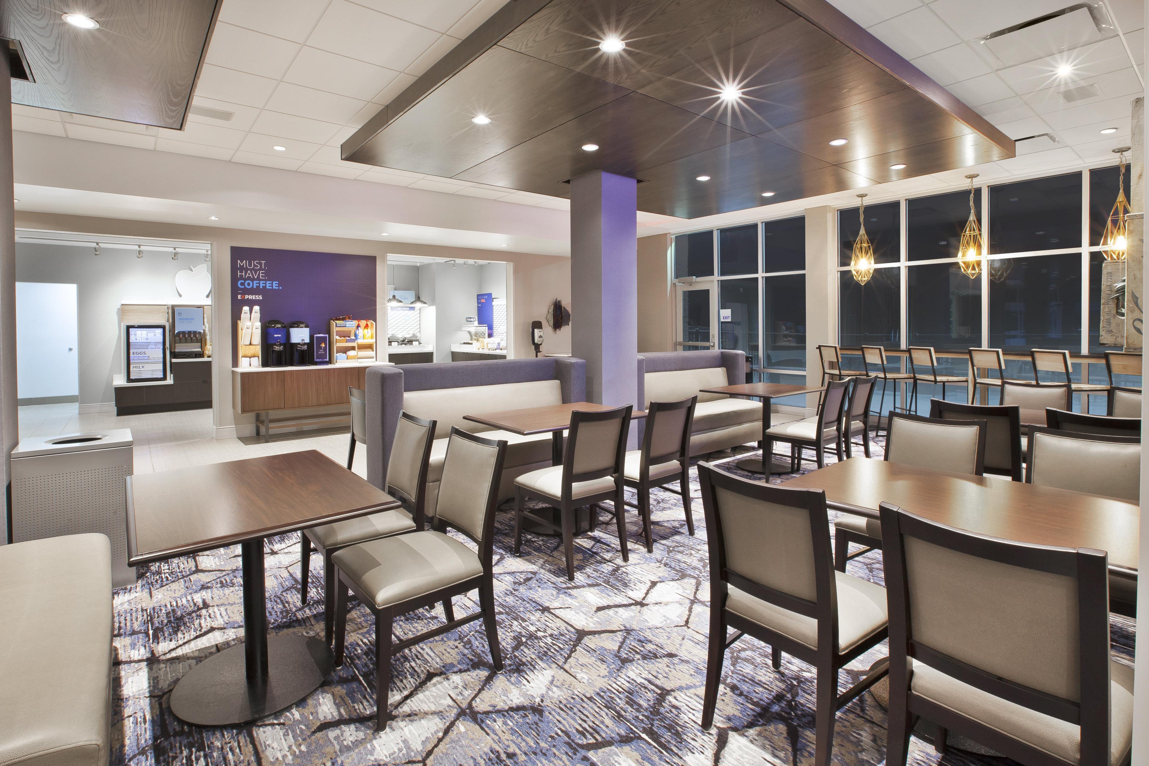 Holiday Inn Express & Suites Okemos - University Area By Ihg Exterior photo