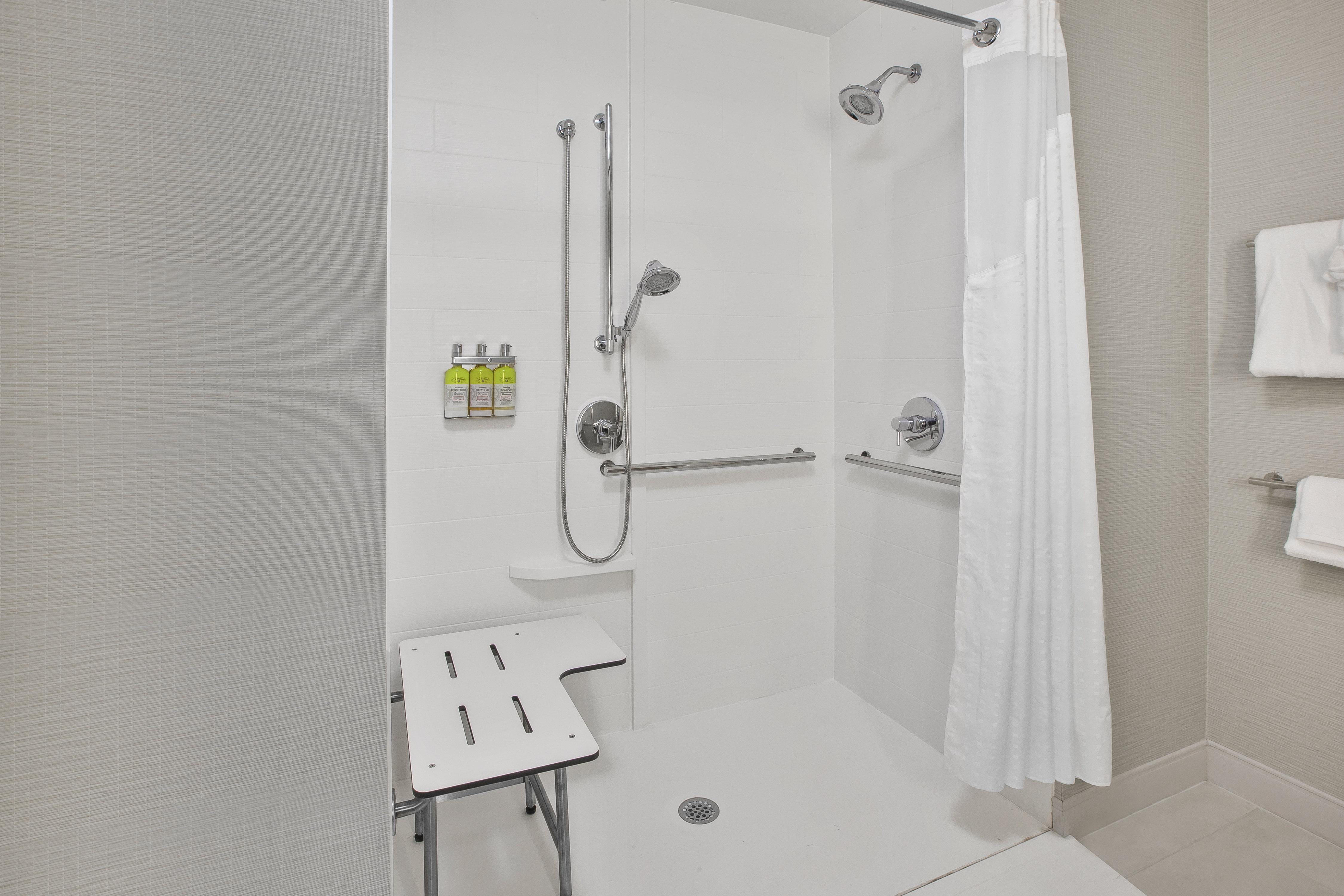 Holiday Inn Express & Suites Okemos - University Area By Ihg Exterior photo